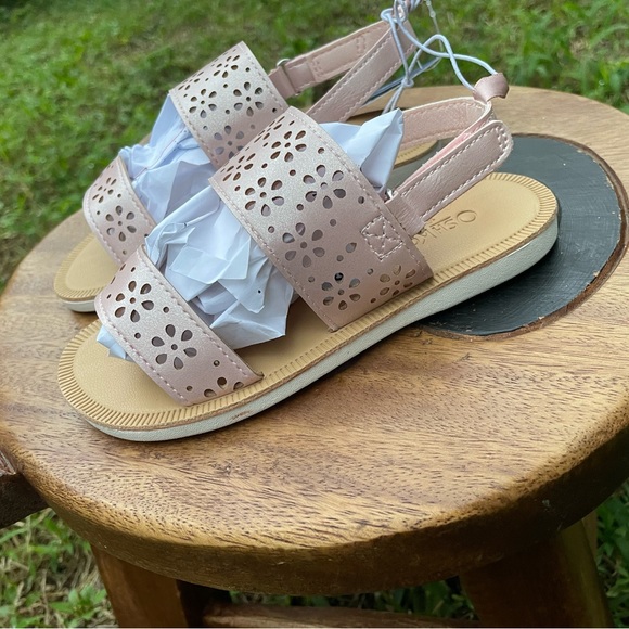OshKosh B’gosh sandals shimmery light pink w/ flowers size 9 toddler girl - NWT - Picture 5 of 11
